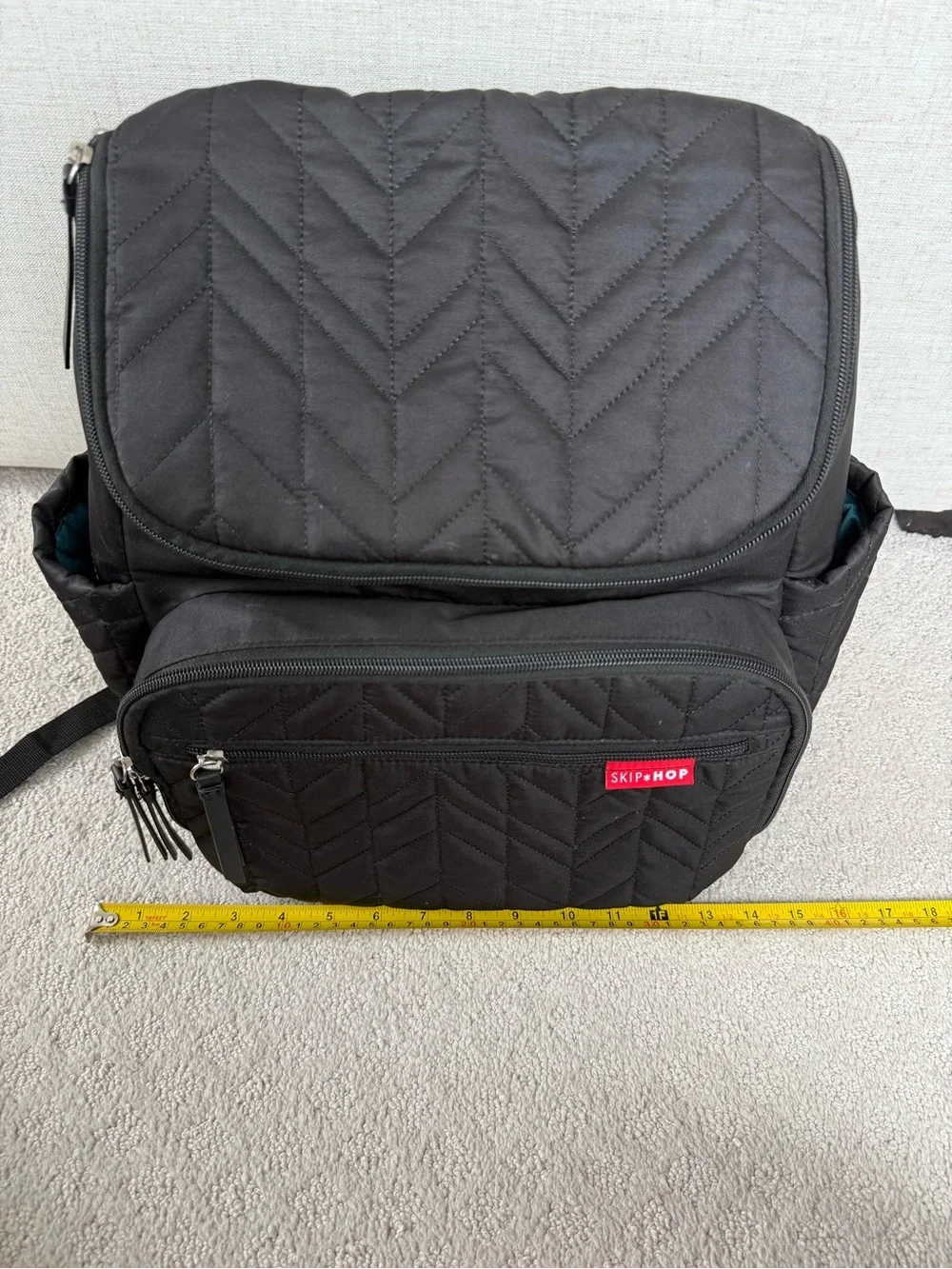 Skip Hop quilted black